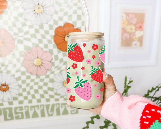 🍓 Sip & Smile with Our Cute Strawberry 16oz Cups! 🌈